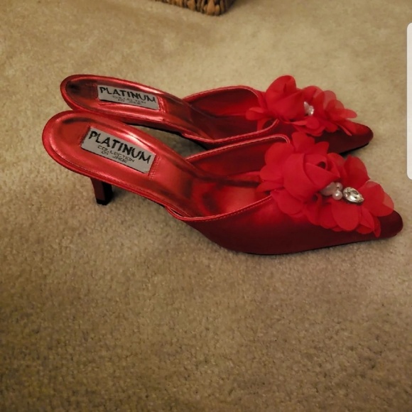 Shoes - Picture 2 of 3